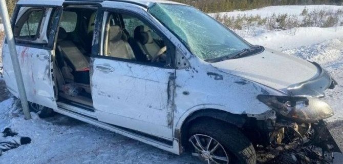 В Якутии иномарка столкнулась с ограждением – водитель погиб