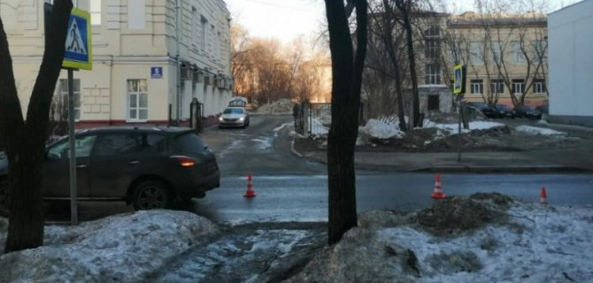 В центре Череповца иномарка сбила женщину на переходе