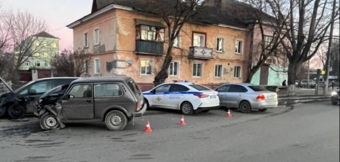 В Брянске пьяный водитель «Лады» устроил ДТП