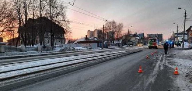 В Новосибирске на Волочаевской водитель насмерть сбил пешехода и скрылся