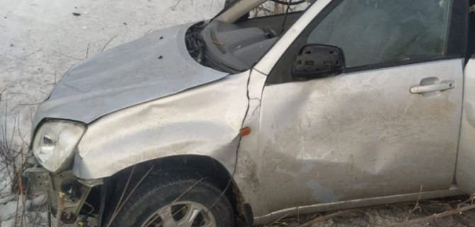 В Балаковском районе при опрокидывании машины погиб водитель