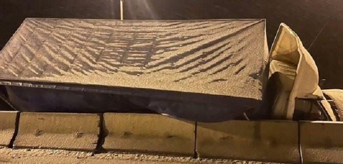 В Валдайском районе водитель грузовика врезался в бетонный блок и погиб