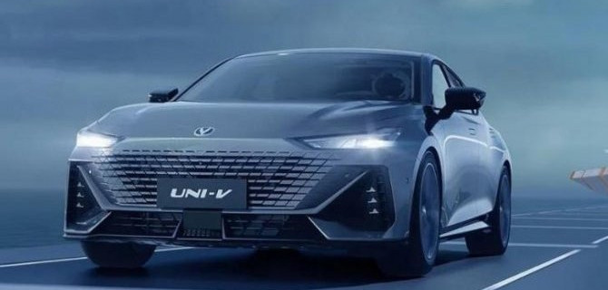 В Китае появился конкурент для Porsche Panamera