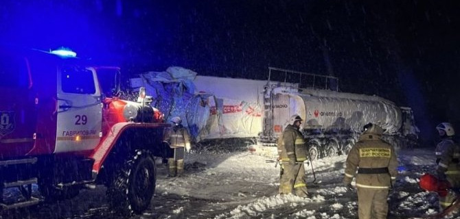 В ДТП в Ярославской области погибли водители бензовоза и фуры