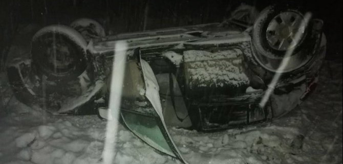 Два человека серьезно пострадали при опрокидывании машины в Марий Эл