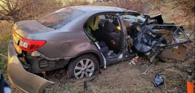 В Джанкойском районе Крыма иномарка врезалась в дерево – погибла пожилая женщина