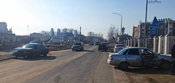 Два человека пострадали в ДТП в Волжске