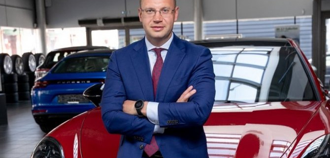  Сегодня у нас самый большой склад новых автомобилей Porsche в России