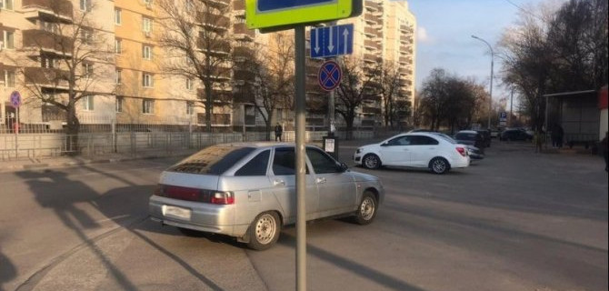В центре Тамбова автомобиль сбил пешехода на тротуаре