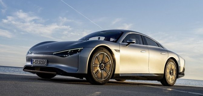 Концепт-кар Mercedes-Benz EQXX продемонстрировал рекордную "дальнобойность"