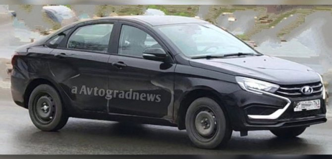 В интернете появились первые снимки базовой версии седана Lada Vesta NG