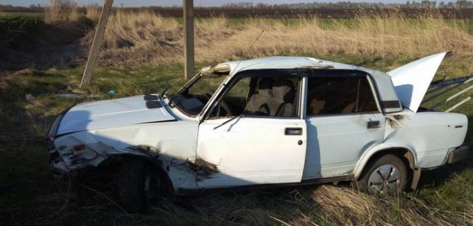 72-летний водитель пострадал при опрокидывании машины в Воронежской области