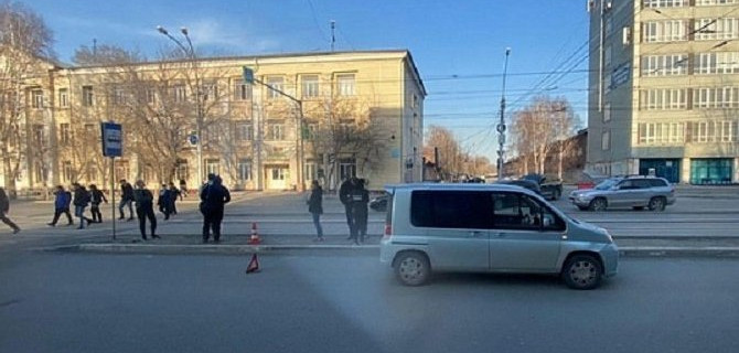 В Новосибирске на улице Сибиряков-Гвардейцев сбили женщину
