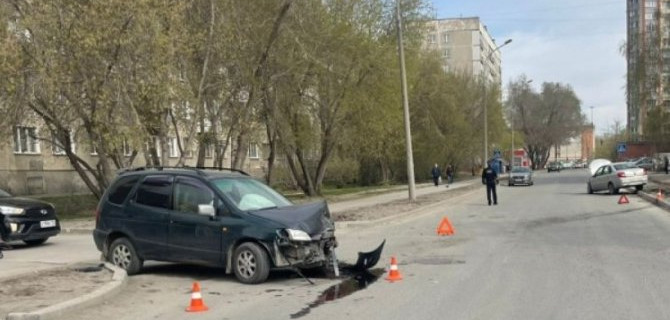 Двое несовершеннолетних пострадали в ДТП в Новосибирске