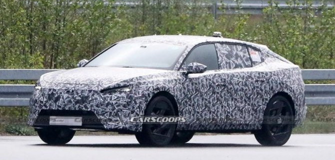 Опубликованы новые снимки купеобразного кроссовера Peugeot