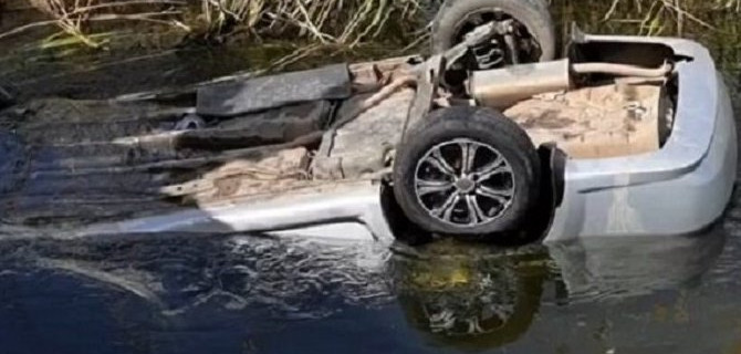 В Крыму автомобиль упал в реку – водитель погиб