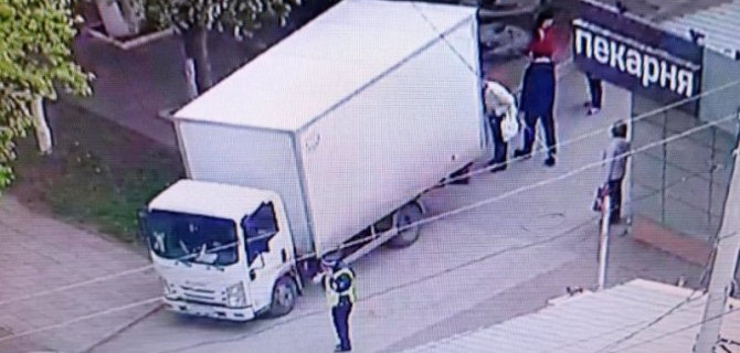 В Уфе грузовик задним ходом насмерть сбил пенсионерку