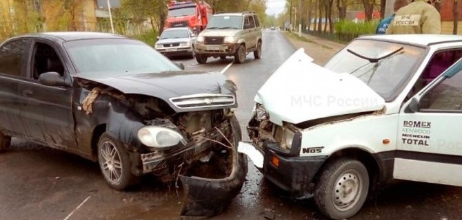 В лобовом ДТП в Кирове пострадал человек