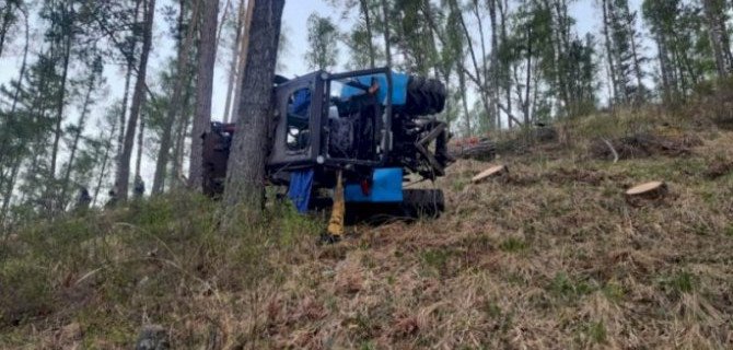 В Шебалинском районе опрокинулся трактор