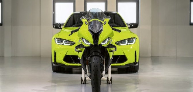 В BMW подготовили «юбилейный» спортбайк