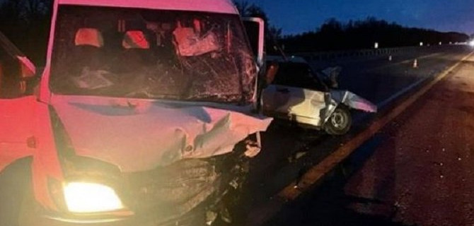 В ДТП с микроавтобусом в Ростовской области погиб человек