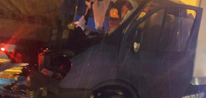 Два человека попали в больницу после ДТП с фурой под Костромой