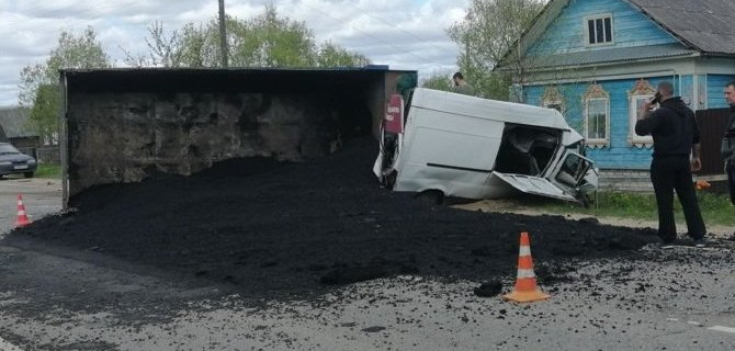 Водитель погиб в ДТП с самосвалом в Тверской области
