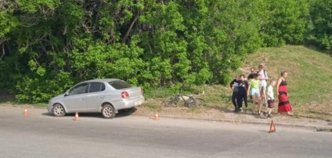 В Новосибирске иномарка сбила 11-летнего мальчика на самокате