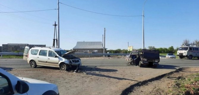 Мужчина попал в больницу после ДТП под Ершовом