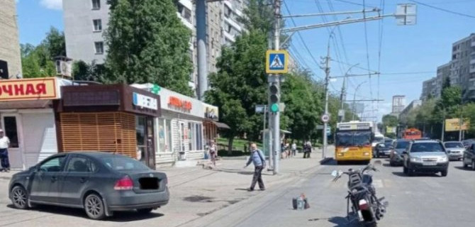 Мотоциклист пострадал в ДТП в Саратове