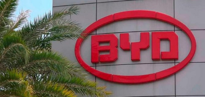 Китайская фирма BYD будет поставлять Tesla свои батареи