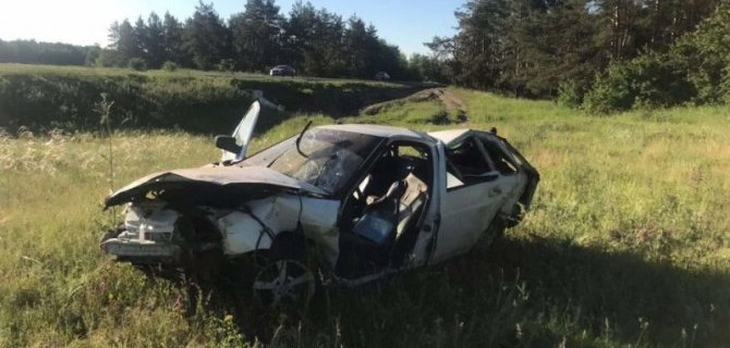 Под Саратовом при опрокидывании машины погиб водитель