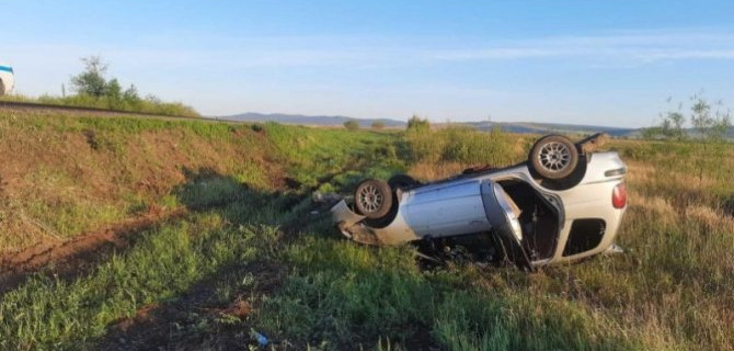 Водитель погиб при опрокидывании машины в Чите