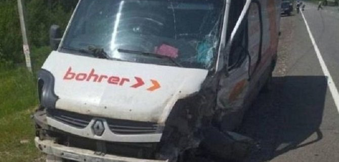 Водитель сломал бедро в ДТП в Брянской области
