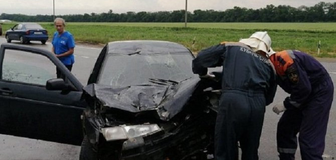 Шесть человек пострадали в ДТП с грузовиком в Краснодарском крае