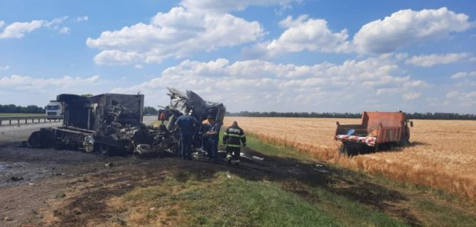 Водитель грузовика погиб в ДТП в Краснодарском крае