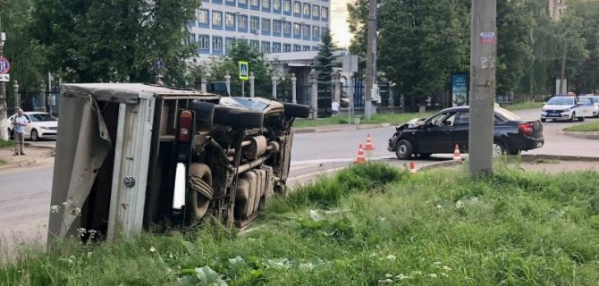 Двое детей пострадали в ДТП в Кирове