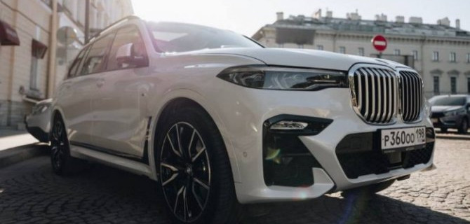 АВТОДОМ BMW Санкт-Петербург выступил партнером public-talk в Arts Square Gallery