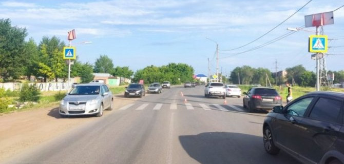 В Бузулуке автомобиль сбил женщину