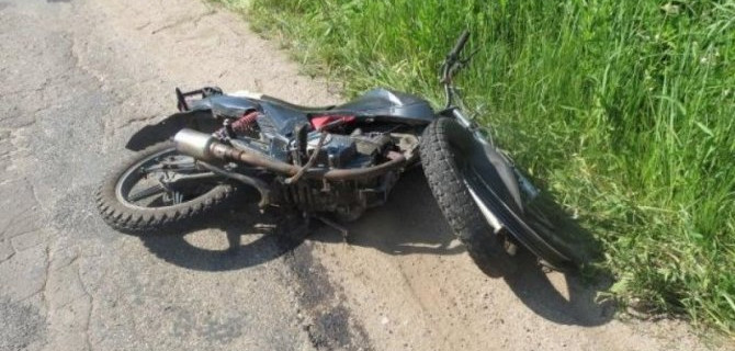 Пожилой мотоциклист пострадал в ДТП в Смоленской области