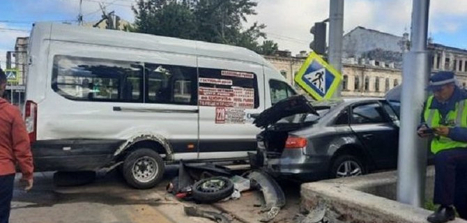 Восемь человек пострадали в ДТП в Уфе