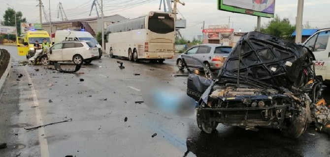 В ДТП в Иркутске погиб водитель иномарки