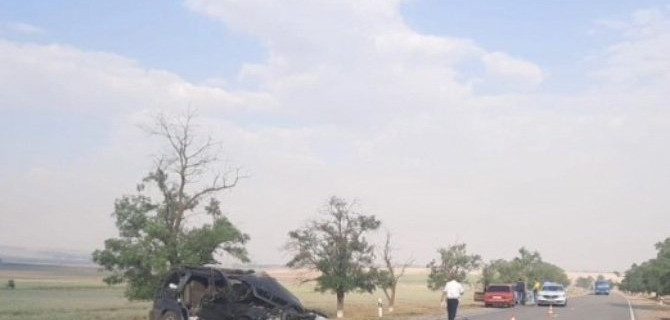 Виновником ДТП в Ставрополье стал водитель, переключавший магнитолу