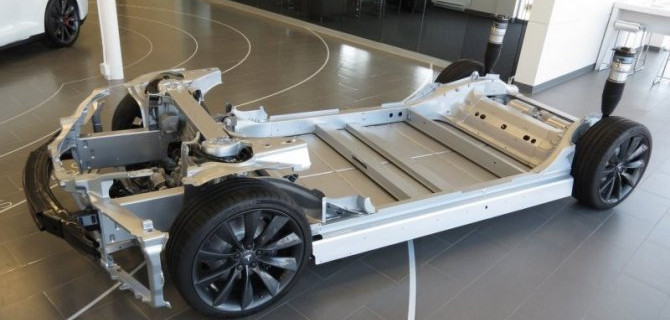 Электромобили Tesla получили усовершенствованную подвеску