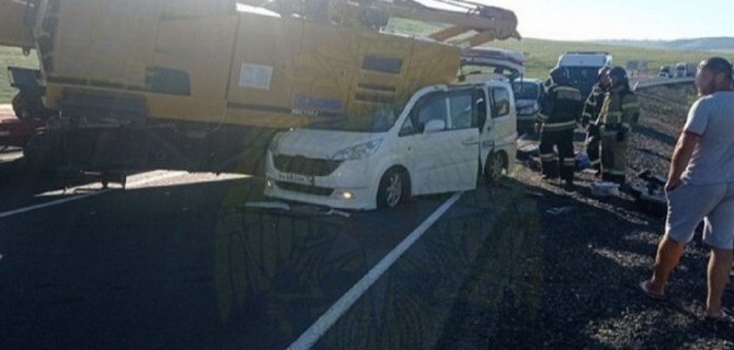 Два человека погибли в ДТП с автокраном в Забайкальском крае