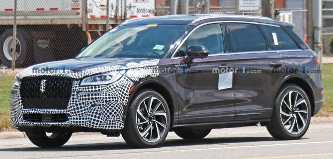 Кроссовер Lincoln Corsair проходит рестайлинг