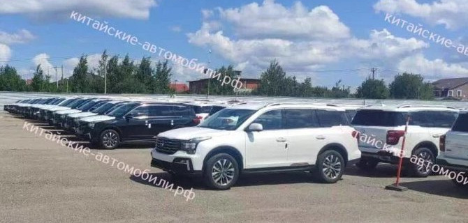 В Россию привезли партию больших кроссоверов GAC GS8