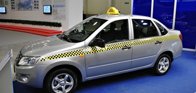 Упрощённые Lada Granta начали работать в такси