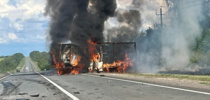 В Самарской области в ДТП сгорели две «Газели» - водители погибли