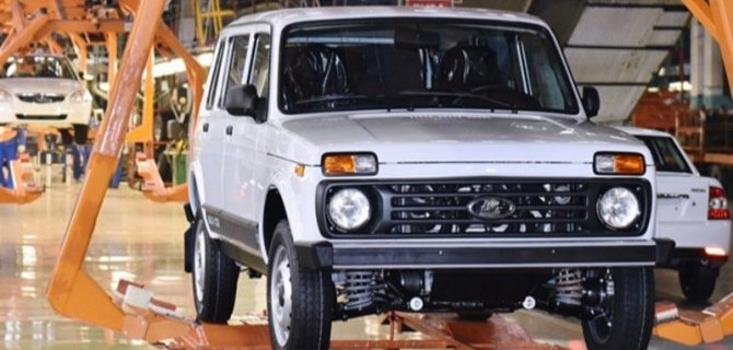 «АвтоВАЗ» начал продажи упрощённых внедорожников Lada Niva Legend